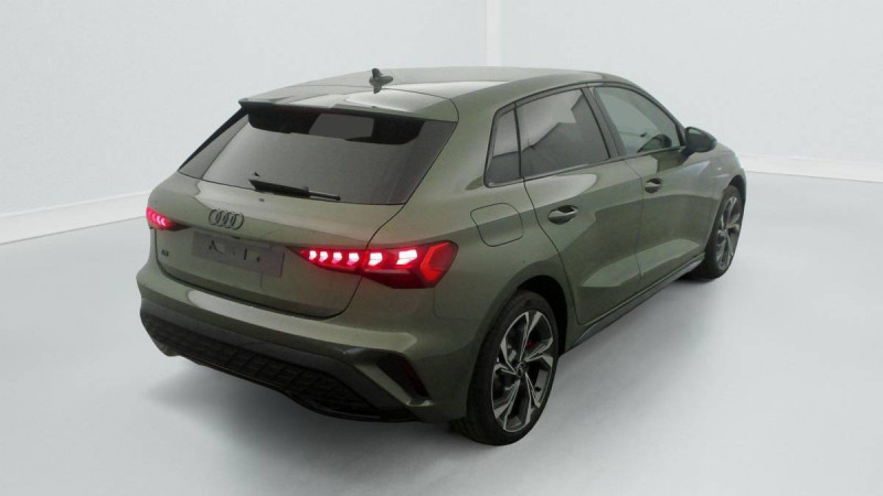 Photo 10 de l'offre de AUDI A3 SPORTBACK NOUVELLE 45 TFSI E HYBRIDE RECHARGEABLE 272 S TRONIC 6 S LINE à 45498€ chez Carlyss automobiles Vitré