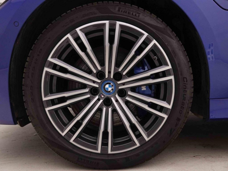 Photo 19 de l'offre de Bmw 3 330e PHEV 292 Touring M-Sport à 38602€ chez Carlyss automobiles Vitré