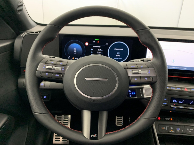 Photo 15 de l'offre de HYUNDAI KONA HYBRID 129 CREATIVE N Line à 28518€ chez Carlyss automobiles Vitré