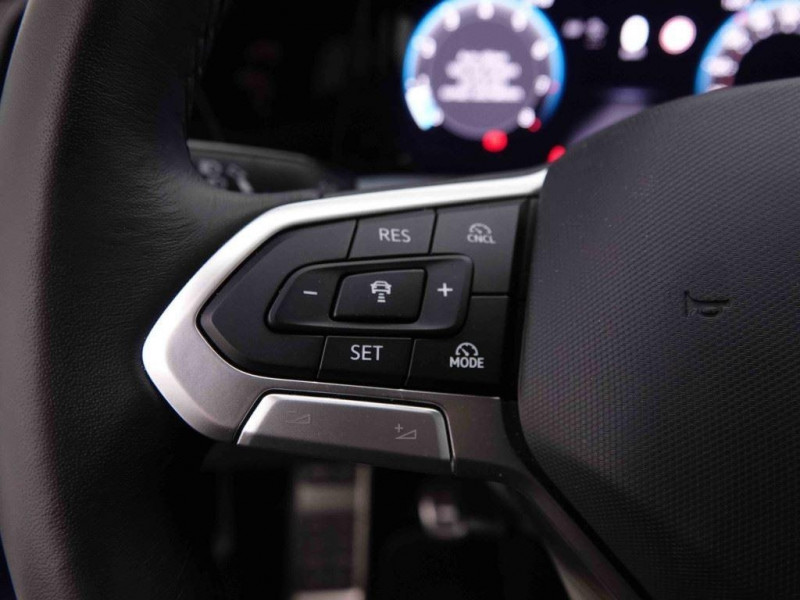 Photo 8 de l'offre de VOLKSWAGEN GOLF 1.5 TSi Edition à 29198€ chez Carlyss automobiles Vitré