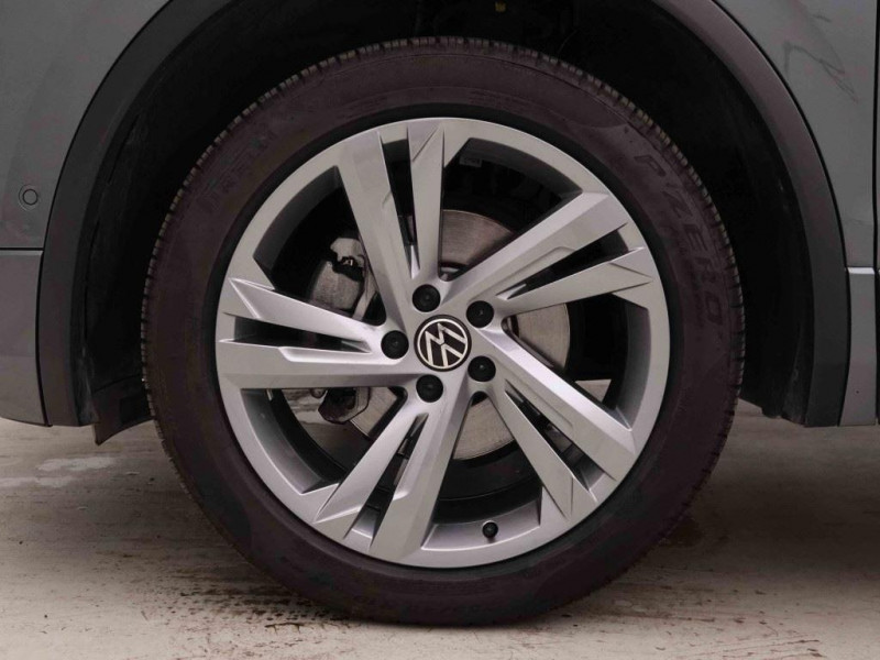 Photo 21 de l'offre de VOLKSWAGEN Tiguan Allspace 2.0 Tdi 150 DSG 4-Motion R-Line 7pl +Navi Discover Pro à 46365€ chez Carlyss automobiles Vitré