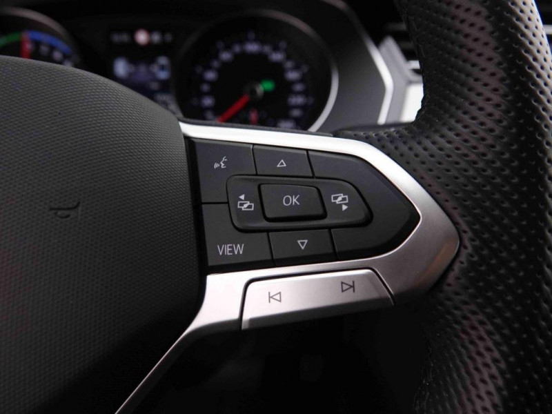 Photo 10 de l'offre de VOLKSWAGEN Passat Variant 1.4 TSi 218 GTE PHEV à 29698€ chez Carlyss automobiles Vitré