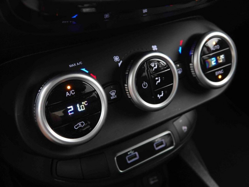 Photo 12 de l'offre de FIAT 500X 1.5 Hybrid 131 DCT Sport à 22743€ chez Carlyss automobiles Vitré