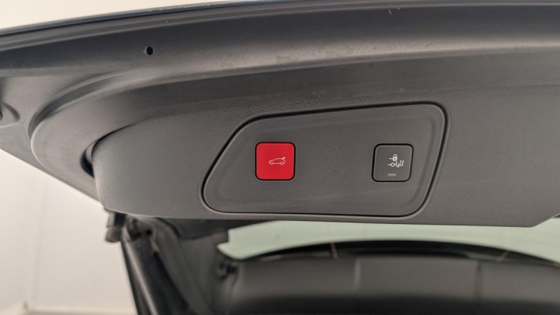 Photo 20 de l'offre de PEUGEOT 3008 Hybrid 136 e-DCS6 Allure Pack à 27562€ chez Carlyss automobiles Vitré