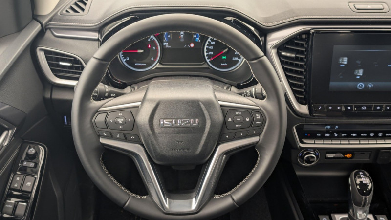 Photo 13 de l'offre de ISUZU D-MAX N60 CREW CAB 1.9 164 CH 4X4 BVA F à 50597€ chez Carlyss automobiles Vitré