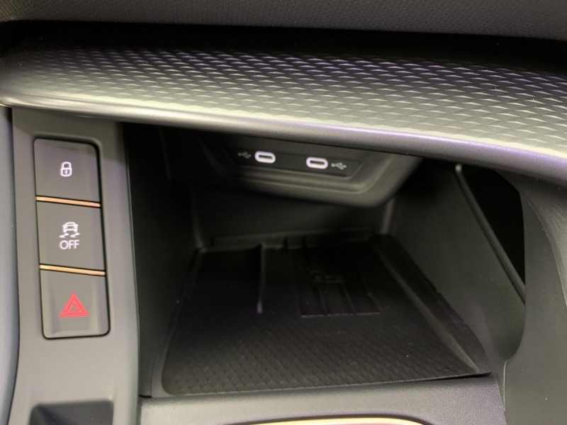 Photo 24 de l'offre de Cupra Terramar 1.5 eHybrid 204 ch DSG6 V à 40998€ chez Carlyss automobiles Vitré