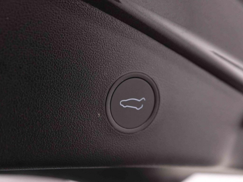 Photo 5 de l'offre de TESLA MODEL 3 78 kWh 512 AWD Performance Long Range à 38098€ chez Carlyss automobiles Vitré