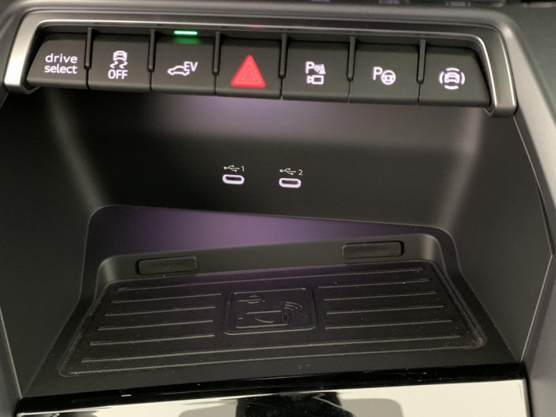 Photo 30 de l'offre de AUDI A3 SPORTBACK NOUVELLE 45 TFSI E HYBRIDE RECHARGEABLE 272 S TRONIC 6 S LINE à 43998€ chez Carlyss automobiles Vitré