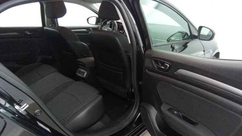 Photo 15 de l'offre de RENAULT Megane IV Berline Mégane IV Berline Blue dCi 115 EDC - 21N Business à 19198€ chez Carlyss automobiles Vitré