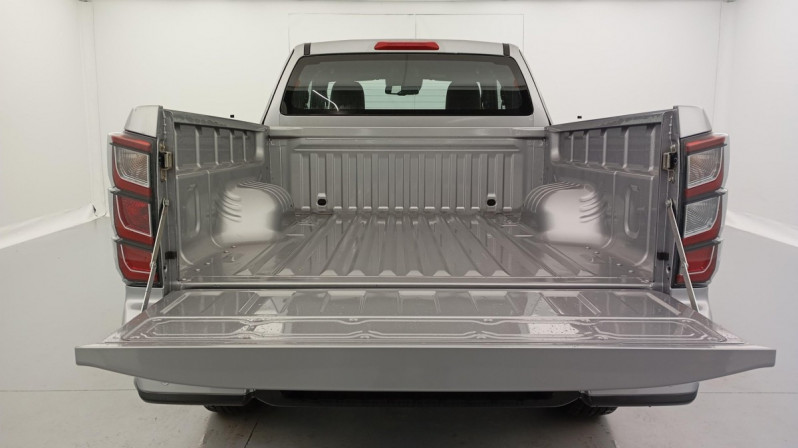 Photo 9 de l'offre de ISUZU D-MAX 1.9 4X4 SPACE CAB N60 NSPORT  AT à 45846€ chez Carlyss automobiles Vitré