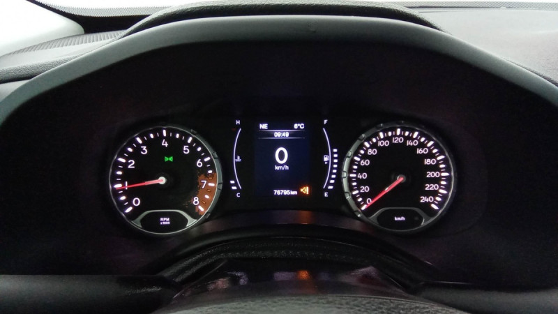 Photo 4 de l'offre de JEEP Renegade Renegade 1.4 I MultiAir S&S 140 ch Longitude à 16598€ chez Carlyss automobiles Vitré