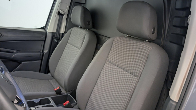 Photo 13 de l'offre de Volkswagen Caddy Cargo 2.0 TDI 102 BVM6 BUSINESS à 19166€ chez Carlyss automobiles Vitré