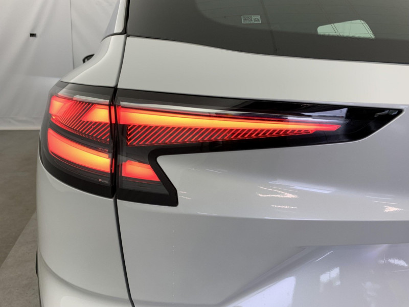 Photo 19 de l'offre de Renault AUSTRAL NOUVEAU FULL HYBRID E-TECH 200 CH EVOLUTION à 32598€ chez Carlyss automobiles Vitré