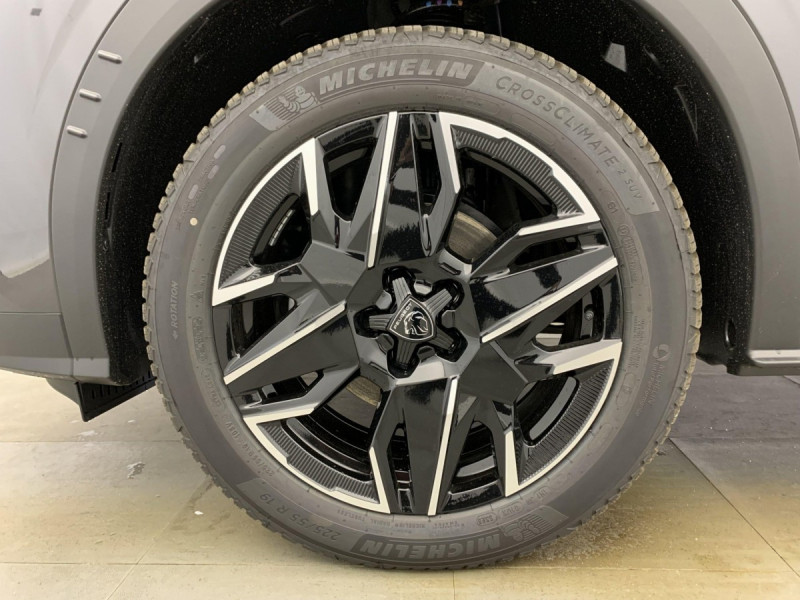 Photo 22 de l'offre de PEUGEOT 5008 Hybrid 145 e-DCS6 Allure à 31998€ chez Carlyss automobiles Vitré