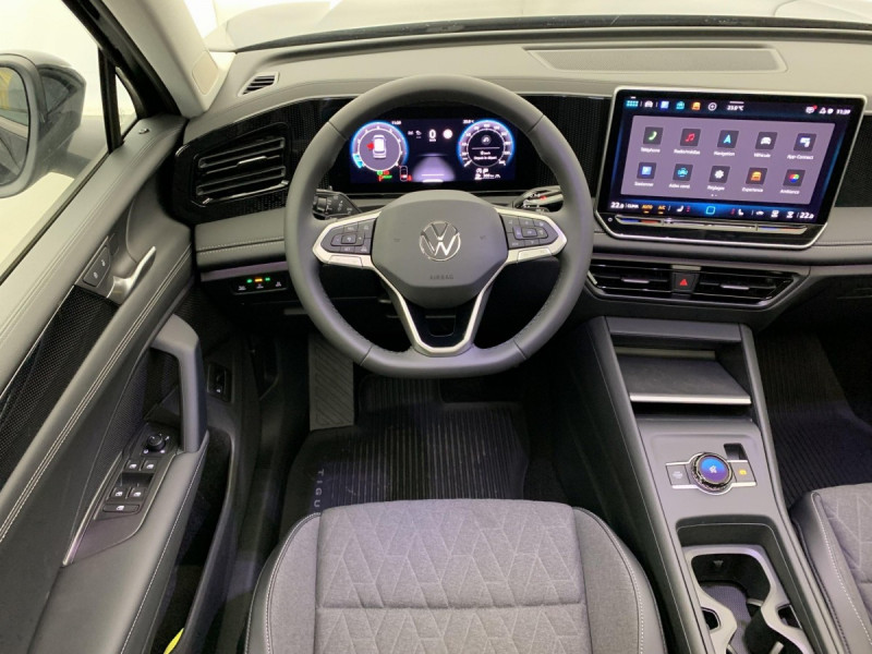 Photo 13 de l'offre de VOLKSWAGEN TIGUAN NOUVEAU 1.5 eTSI 150CV DSG7 LIFE PLUS à 38998€ chez Carlyss automobiles Vitré