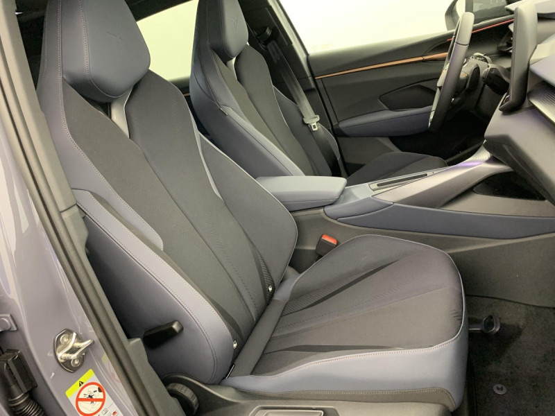 Photo 9 de l'offre de Cupra Terramar 1.5 eTSI Hybrid 150 ch DSG7 V à 36998€ chez Carlyss automobiles Vitré