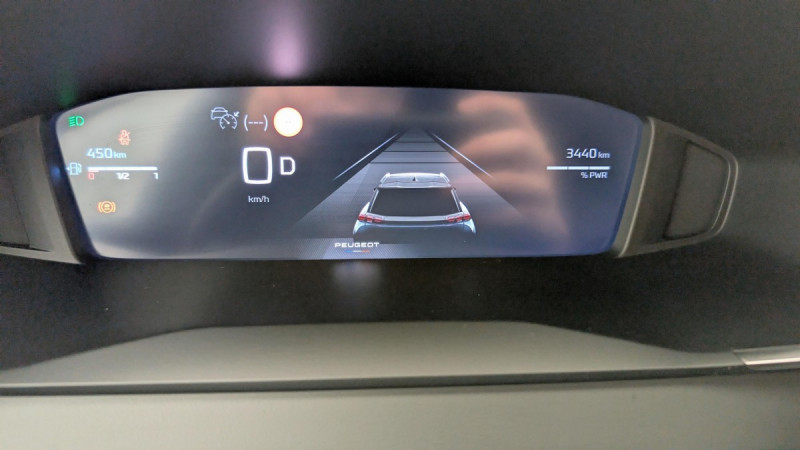 Photo 22 de l'offre de PEUGEOT 2008 Hybrid 136 e-DCS6 Allure à 23883€ chez Carlyss automobiles Vitré