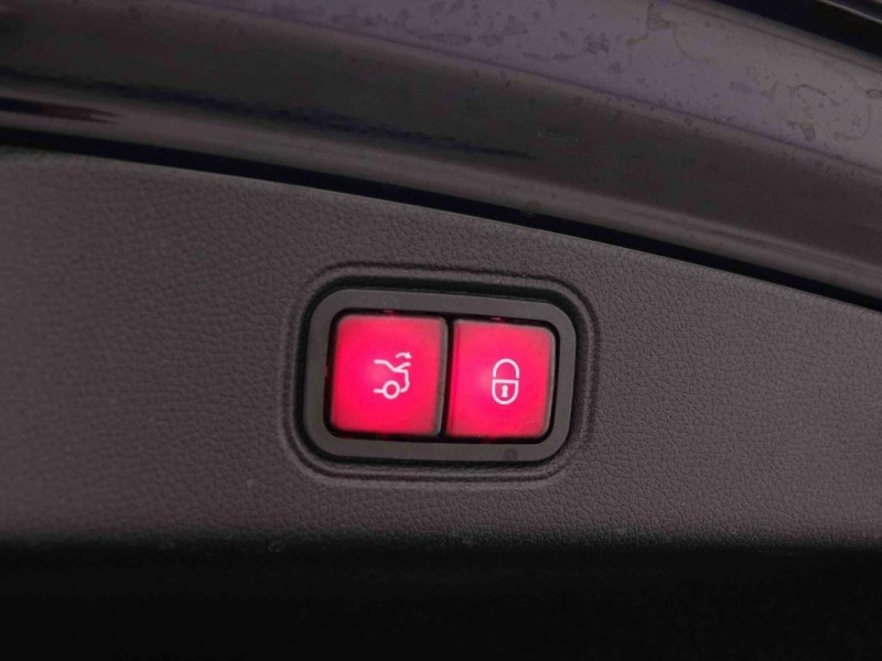 Photo 3 de l'offre de Mercedes E-Klasse 300d 245 Coupé 9g-Tronic AMG-Line Premium à 42041€ chez Carlyss automobiles Vitré