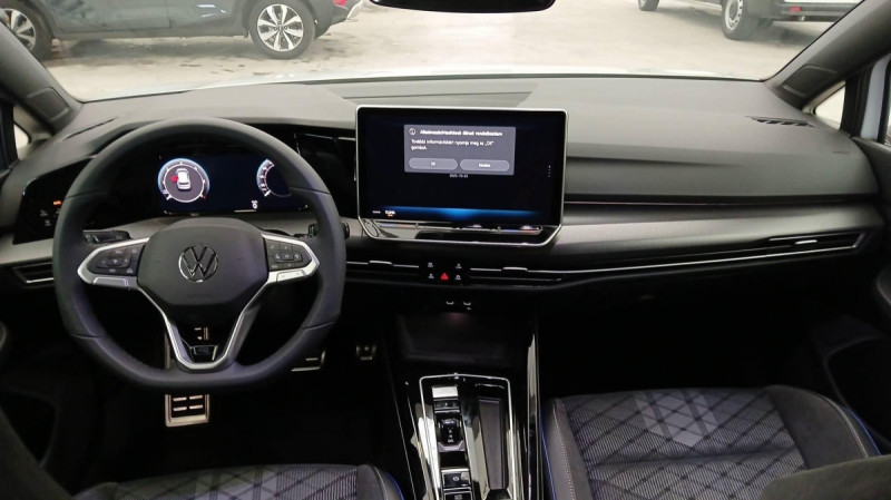 Photo 8 de l'offre de VOLKSWAGEN GOLF Golf 2.0 TDI 150 DSG7 R-Line à 37998€ chez Carlyss automobiles Vitré