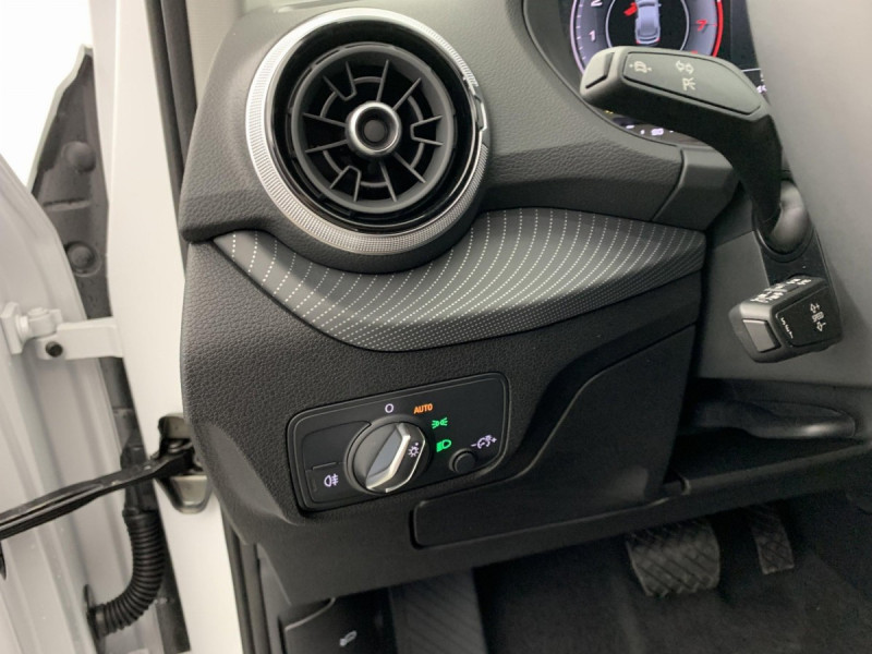 Photo 20 de l'offre de AUDI Q2 35 TFSI 150 S tronic 7 Design à 35598€ chez Carlyss automobiles Vitré