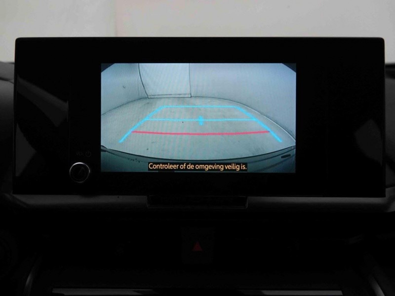 Photo 7 de l'offre de TOYOTA C-HR 1.8 Hybrid 140 CVT Dynamic à 31402€ chez Carlyss automobiles Vitré