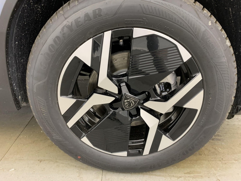 Photo 14 de l'offre de PEUGEOT 2008 Hybrid 145 e-DCS6 GT à 26158€ chez Carlyss automobiles Vitré