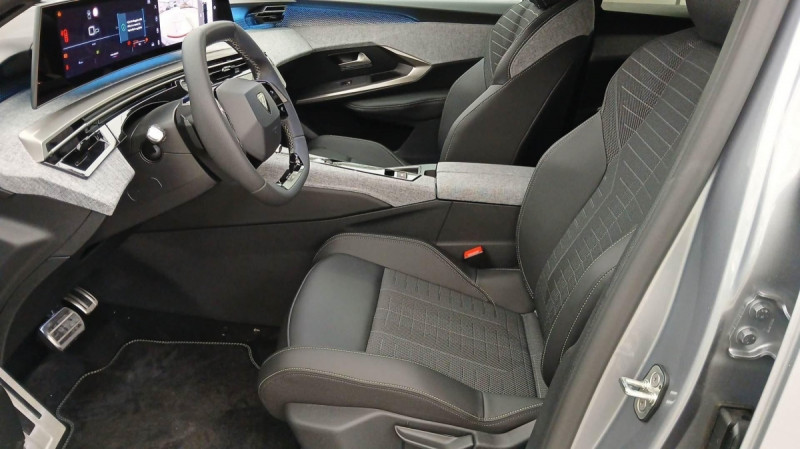 Photo 6 de l'offre de PEUGEOT 3008 Hybrid 136 e-DCS6 GT à 34898€ chez Carlyss automobiles Vitré