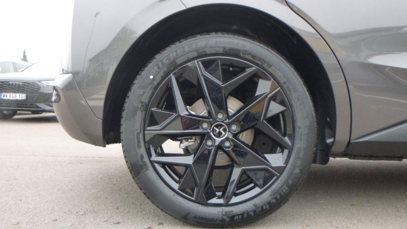 Photo 2 de l'offre de DS DS4 BlueHDi 130 EAT8 Pallas à 32398€ chez Carlyss automobiles Vitré