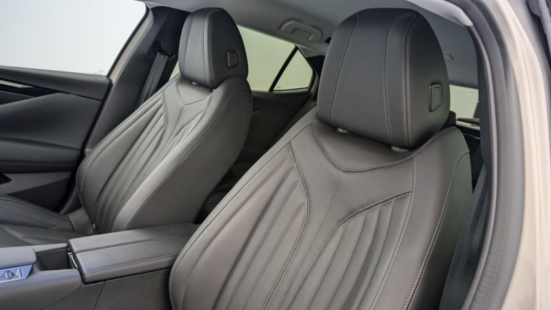 Photo 16 de l'offre de DS DS4 PureTech 130 EAT8 Rivoli à 22018€ chez Carlyss automobiles Vitré