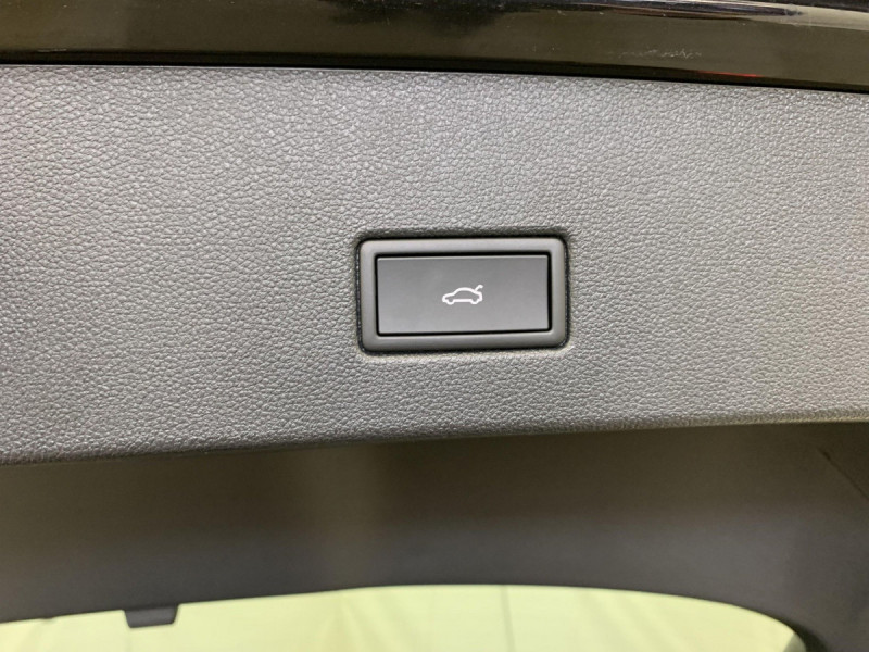 Photo 12 de l'offre de VOLKSWAGEN T-roc 1.5 TSI EVO2 150 Start/Stop DSG7 Style à 30998€ chez Carlyss automobiles Vitré