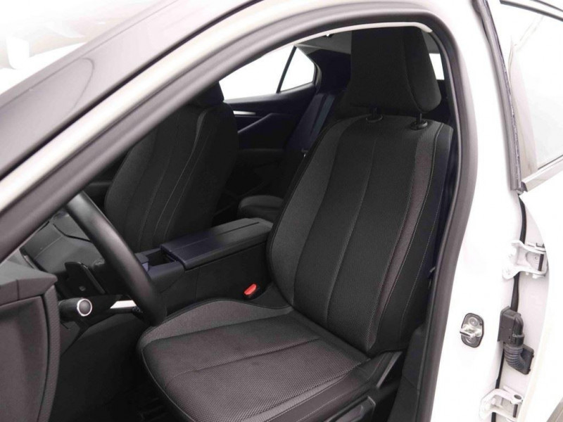 Photo 7 de l'offre de DS DS4 1.2 T 130 EAT8 Bastille à 24198€ chez Carlyss automobiles Vitré