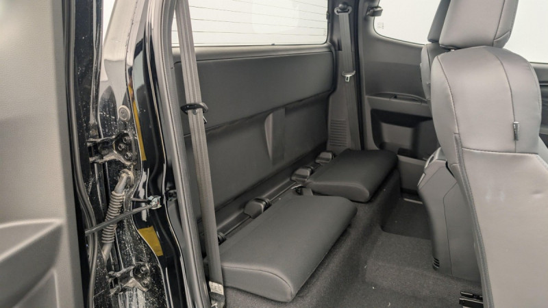 Photo 9 de l'offre de ISUZU D-MAX 1.9 4X4 SPACE CAB N60 NSPORT  AT à 47346€ chez Carlyss automobiles Vitré