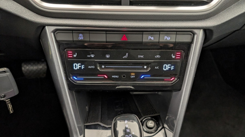 Photo 20 de l'offre de VOLKSWAGEN T-roc 1.5 TSI EVO2 150 Start/Stop DSG7 Style à 25998€ chez Carlyss automobiles Vitré