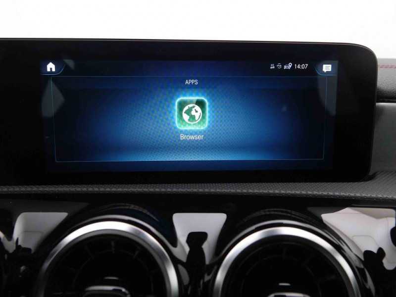 Photo 13 de l'offre de MERCEDES-BENZ CLA 200 163 DCT Shooting Brake AMG-Line à 40565€ chez Carlyss automobiles Vitré