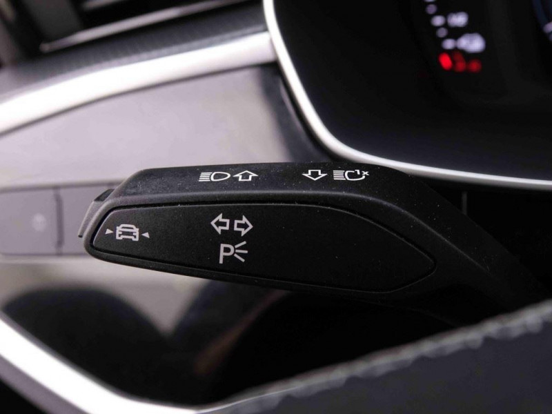 Photo 15 de l'offre de AUDI Q3 45 TFSie PHEV S-Line à 37142€ chez Carlyss automobiles Vitré