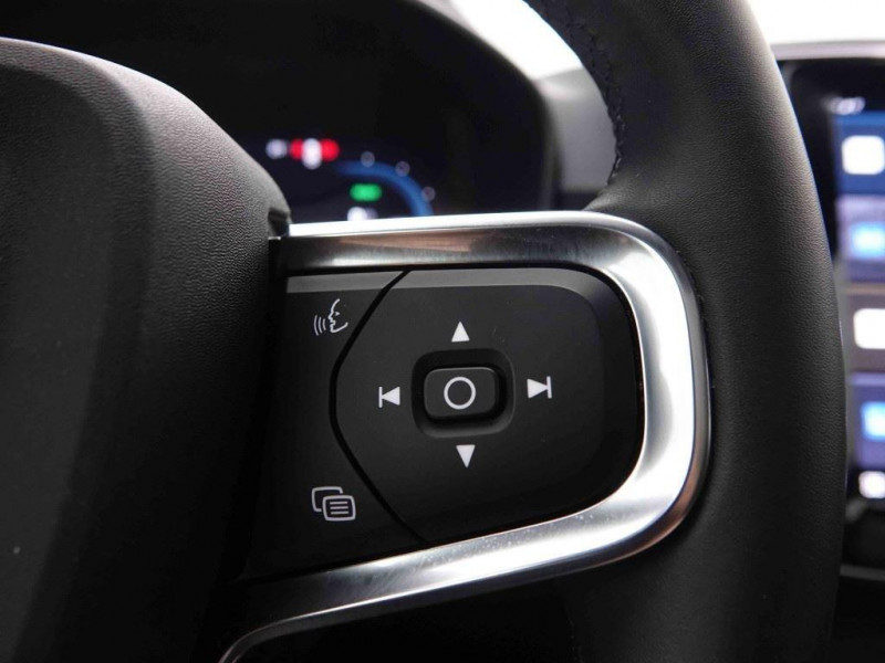 Photo 21 de l'offre de Volvo C40 79 kWh Recharge Dark à 36619€ chez Carlyss automobiles Vitré