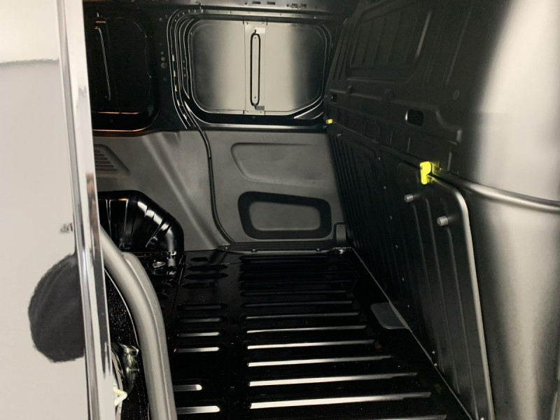 Photo 12 de l'offre de CITROEN BERLINGO VAN TAILLE M 650KG BLUEHDI 130 S&S EAT8 à 21837€ chez Carlyss automobiles Vitré