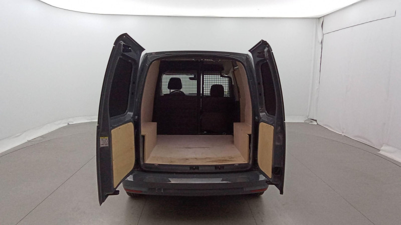 Photo 14 de l'offre de VOLKSWAGEN Caddy Van 2.0 TDI 102 DSG6 à 25617€ chez Carlyss automobiles Vitré