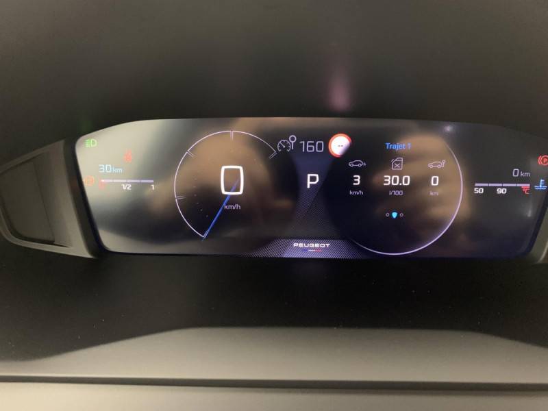 Photo 8 de l'offre de PEUGEOT 2008 Hybrid 145 e-DCS6 Allure à 26498€ chez Carlyss automobiles Vitré