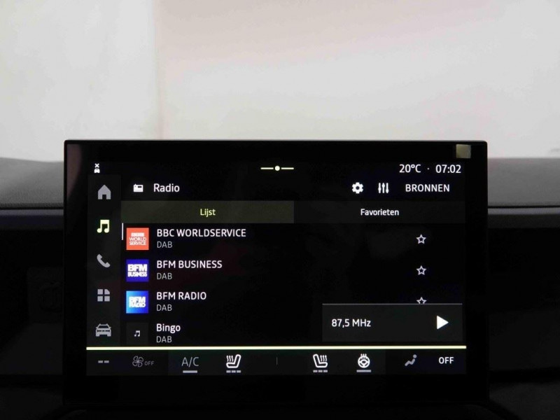 Photo 8 de l'offre de DACIA DUSTER 1.2 Mild Hybrid 130 Journey à 26688€ chez Carlyss automobiles Vitré