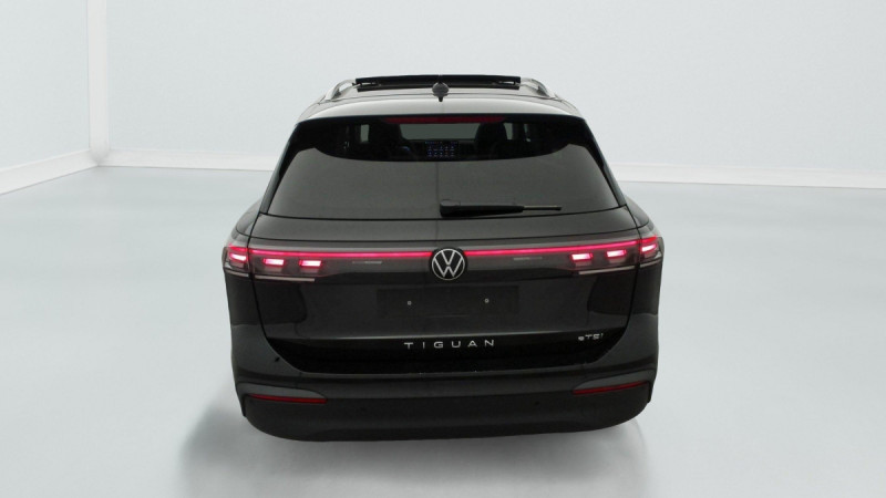 Photo 6 de l'offre de VOLKSWAGEN TIGUAN NOUVEAU 1.5 eTSI 150CV DSG7 LIFE PLUS à 37998€ chez Carlyss automobiles Vitré