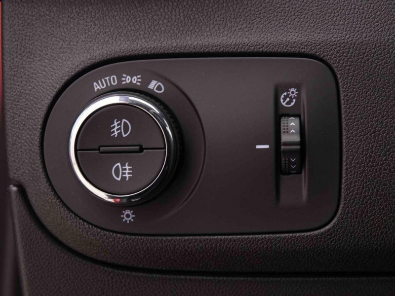 Photo 7 de l'offre de OPEL Crossland 1.2 Turbo 110 ch Elegance à 18898€ chez Carlyss automobiles Vitré