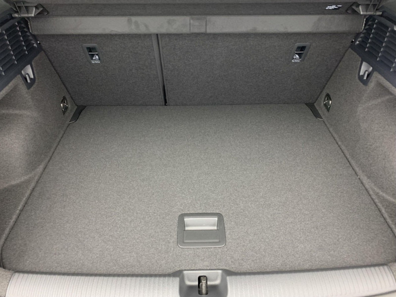 Photo 7 de l'offre de AUDI Q2 35 TFSI 150 S tronic 7 Design à 37098€ chez Carlyss automobiles Vitré
