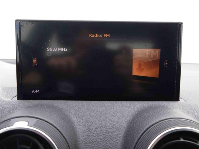 Photo 10 de l'offre de AUDI Q2 35 TFSi 150 S-Tronic Edition à 27202€ chez Carlyss automobiles Vitré