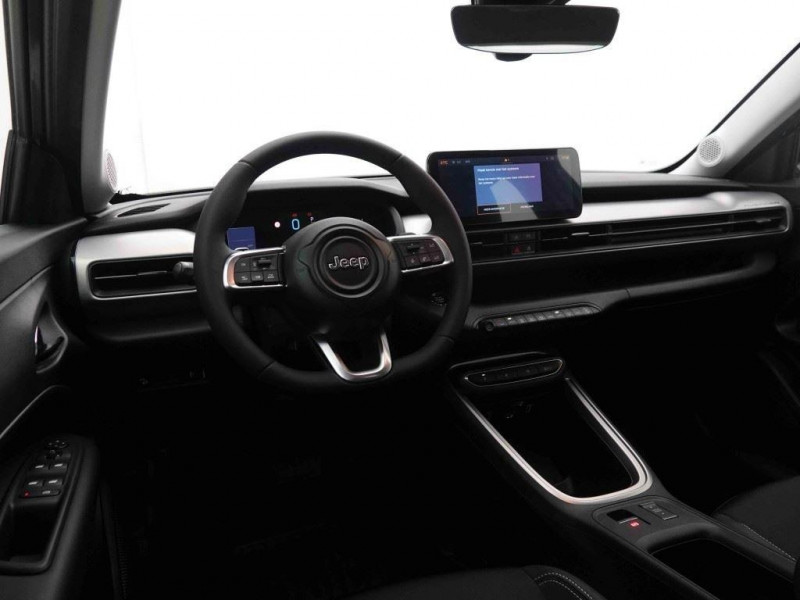 Photo 8 de l'offre de Jeep Avenger 1.2 MHEV 110 DCT6 Altitude à 27502€ chez Carlyss automobiles Vitré