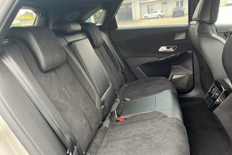 Photo 10 de l'offre de DS DS7 BlueHDi 130 EAT8 Pallas à 33598€ chez Carlyss automobiles Vitré