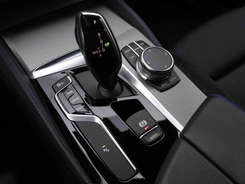 Photo 14 de l'offre de Bmw 5 520i 184 Touring Steptronic M-Pack à 43298€ chez Carlyss automobiles Vitré