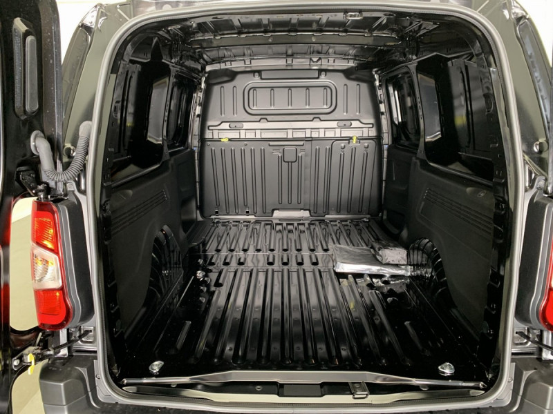 Photo 11 de l'offre de CITROEN BERLINGO VAN TAILLE XL 950KG BLUEHDI 130 S&S EAT8 à 24537€ chez Carlyss automobiles Vitré