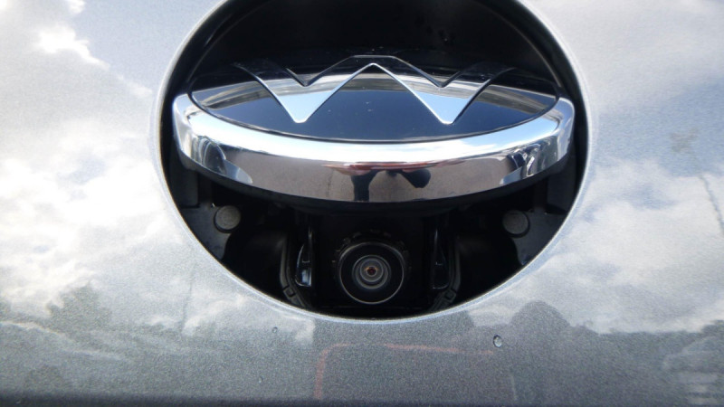 Photo 9 de l'offre de VOLKSWAGEN T-roc T-Roc 2.0 TDI 150 Start/Stop DSG7 VW Edition à 34398€ chez Carlyss automobiles Vitré