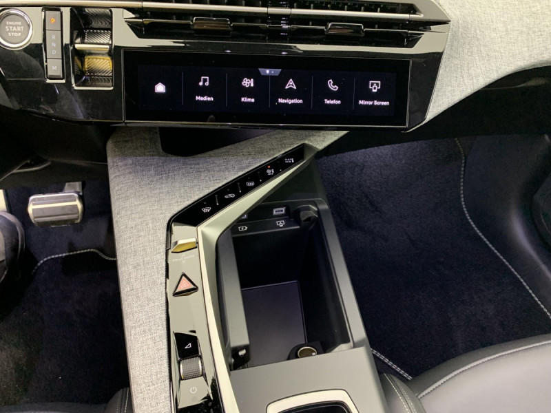 Photo 14 de l'offre de PEUGEOT 3008 Hybrid 145 e-DCS6 GT à 34458€ chez Carlyss automobiles Vitré